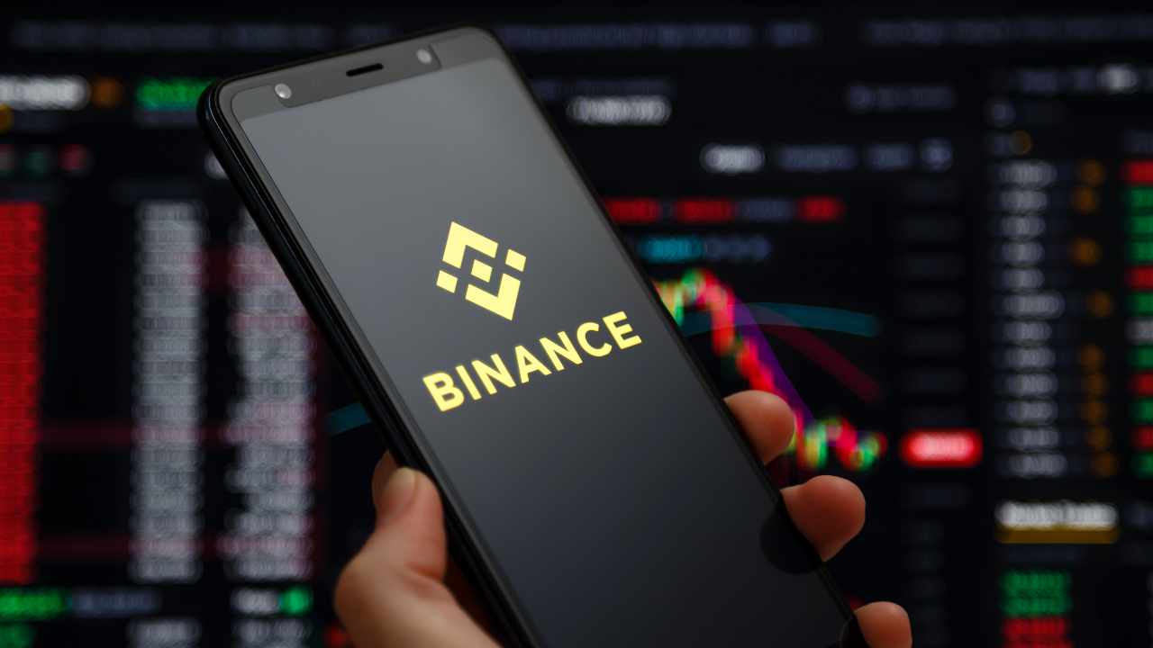 Binance hand charts phone kidnapped client executives
